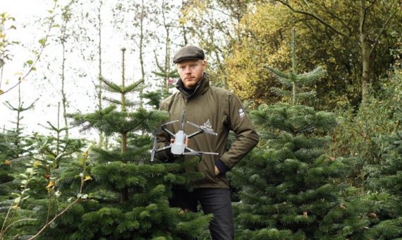 Family-Owned Business between Tradition and Innovation: Christmas Magic with Drones!